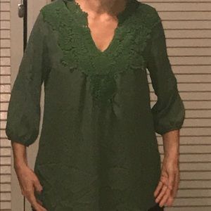 Green Top Blouse. Medium